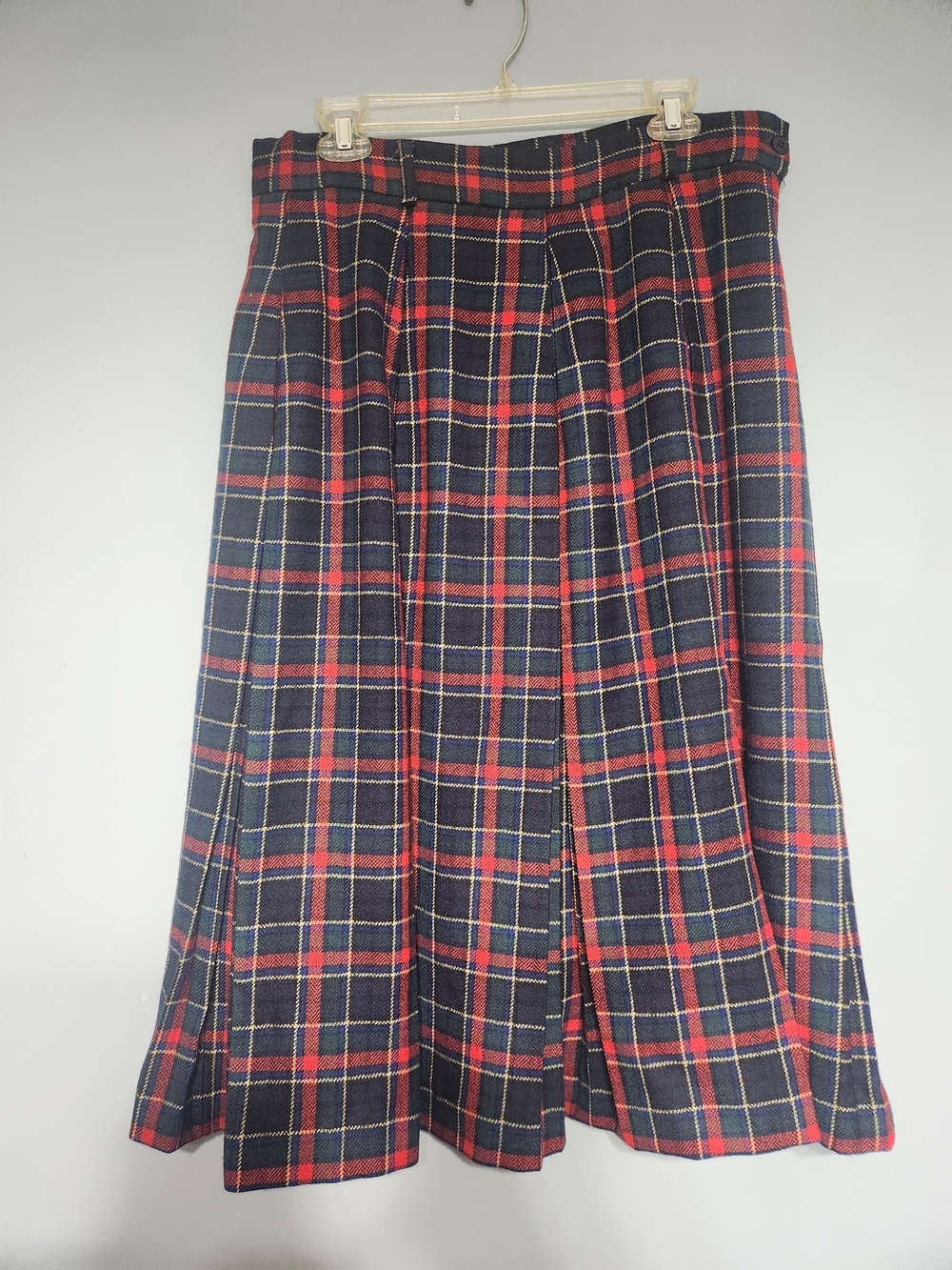 Vintage Herman Geist Tartan Plaid Pleated Skirt. Size 14. Wool. RN 10323. USA.